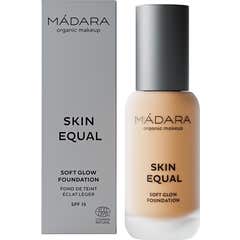 Mádara Skin Equal Base Soft Glow SPF15 40 Sand 30 ml