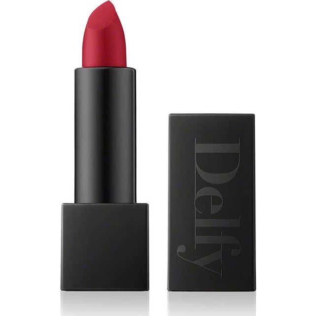 Delfy Velvetly Matt Lipstick Color Raspberry Wine 4 g