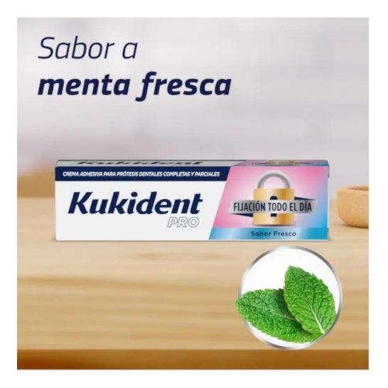Kukident Pro completo classico sapore crema adesiva 70g Kukident Pro completo classico sapore crema adesiva 70g