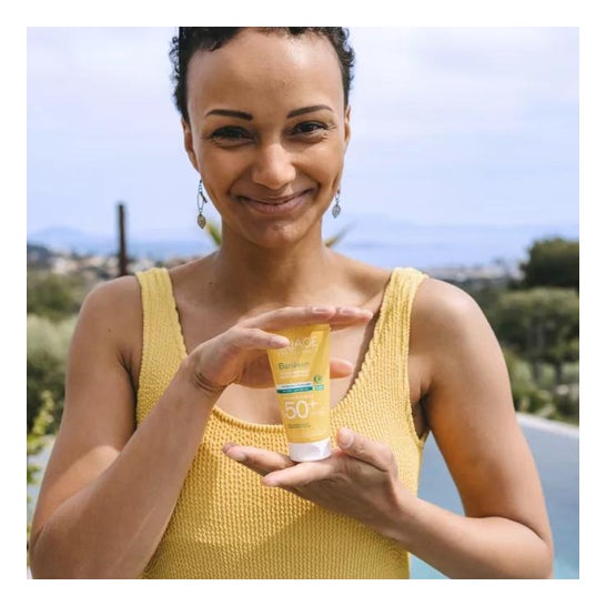 Uriage Bariésun Matvloeistof SPF50 + 50ml Uriage Bariésun Matvloeistof SPF50 + 50ml