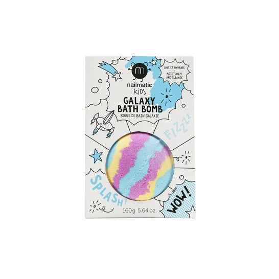 Nailmatic Galaxy Bath Bomb 7 poser