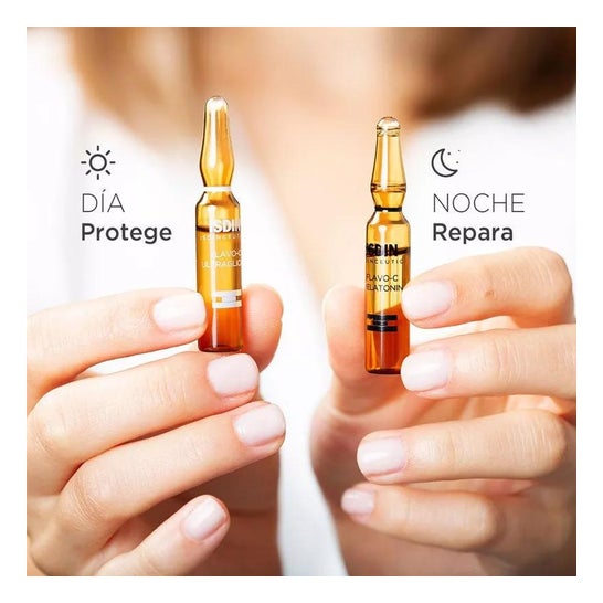 ISDIN Isdinceutics Flavo-C Pack Ultraglican 10amp + Melatonin 10amp ISDIN Isdinceutics Flavo-C Pack Ultraglican 10amp + Melatonin 10amp