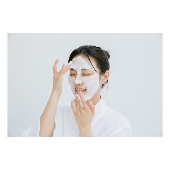 Aromatica Espuma Limpiadora Árbol de Té 180 g