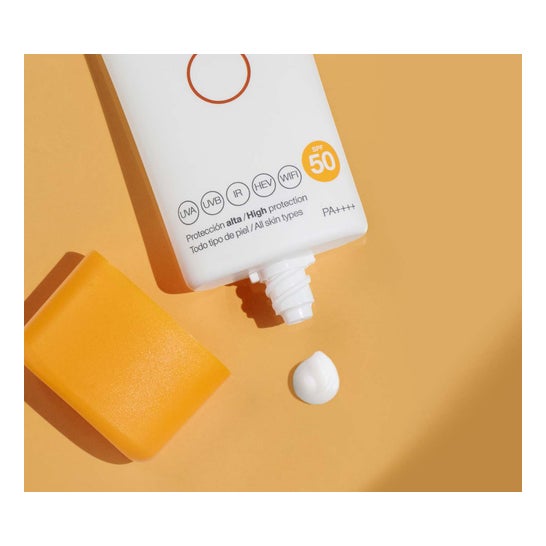 Bella Aurora Ultra-Mat Protector Solar Facial Anti-Manchas SPF50 Piel Grasa 50ml